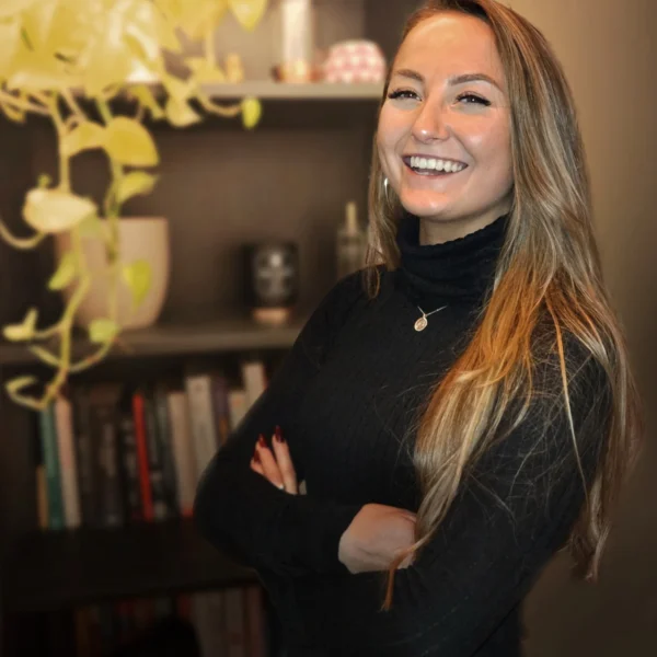 Isabelle+Headshot Isabelle+Headshot